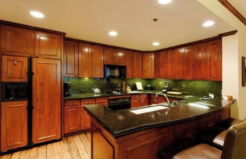 Aspen Condo | Ritz Carlton Luxury Condo in Aspen Highlands - Ski-in/Ski-out