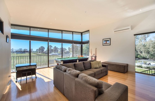 Moama House | River Chillin - Waterfront holiday home with boat ramp and private pontoon