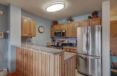 Historic District Condo | River Mtn Lodge E203 - Studio Condo