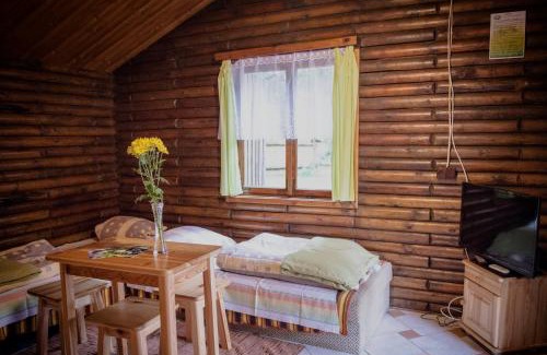 Zator Resort | River Park Domki Wśród Drzew Wzdłuż Rzeki