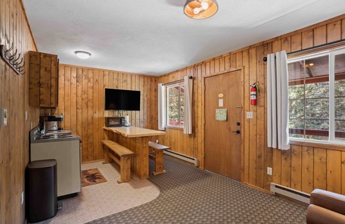 Almont House | Riverfront Cabins: Fish, Raft & Ride in Colorado's Outdoor Playground