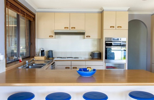Sussex Inlet House | Riverfront Delight in Sussex
