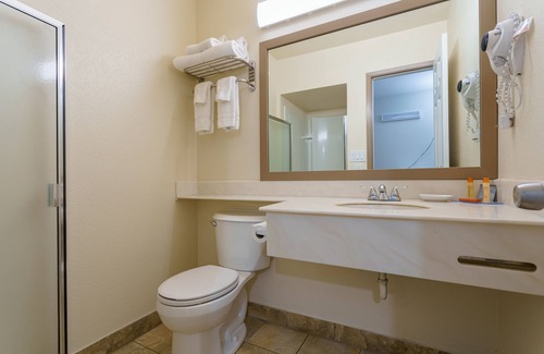 Roseburg Hotel | Riverfront Inn Roseburg