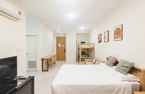 Kuching Apartment | Riverine Diamond 7 RDB Studio CK - Free 1 Parking, Netflix & Cozy Retreat Couples, Families