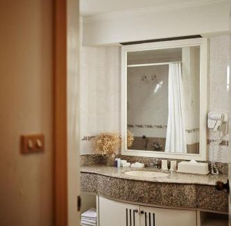 Nonthaburi Hotel | Riverine Place Hotel and Residence