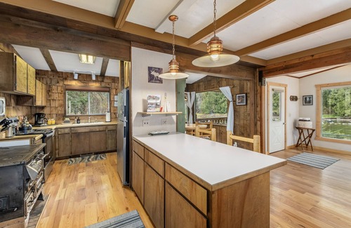Leavenworth Cabin | Rivers Edge 2 Bedroom Home by NW Comfy Cabins by RedAwning