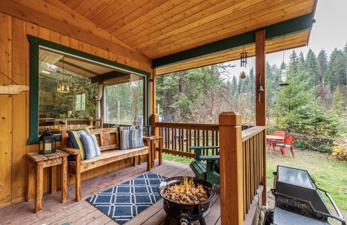 Leavenworth Cabin | Rivers Edge 2 Bedroom Home by NW Comfy Cabins by RedAwning