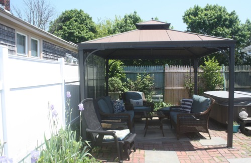 Portsmouth House | Riverside Bungalow Shortterm discounts for extended stay! Fall Specials!