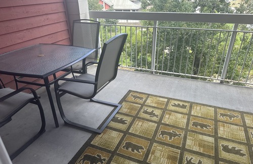 Pigeon Forge Condo | Riverside condo downtown Pigeon Forge, short walk to LeConte and The Island.
