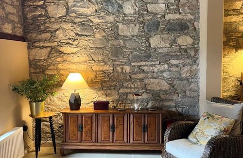Vasa Koilaniou House | Riverside Cottage