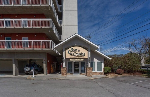 Pigeon Forge Condo | Riverside Pigeon Forge Condo W Mt. LeConte Views