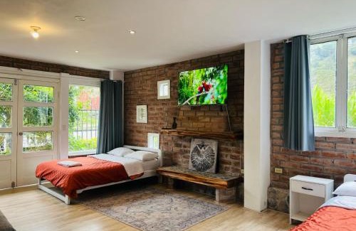 Banos de Agua Santa House | RIVERSIDE RESINDENCE con Jacuzzy