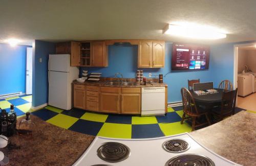 North Tazewell House | Riverside Retreat and Arcade