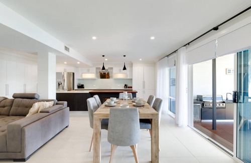 Daleys Point House | 'Riverside Retreat' by Accom Holidays
