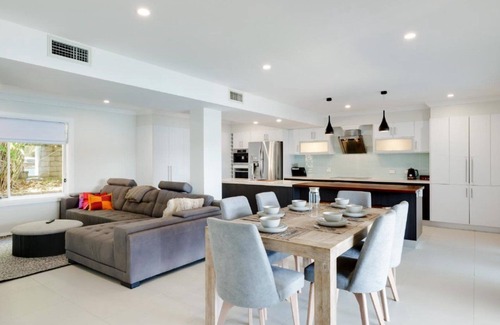 Daleys Point House | 'Riverside Retreat' by Accom Holidays