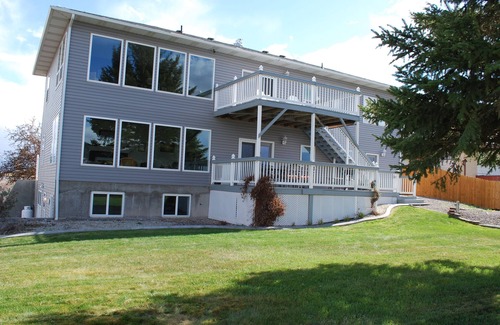 Burley House | Riverside Retreat - boater's paradise! Private dock on the Snake River.