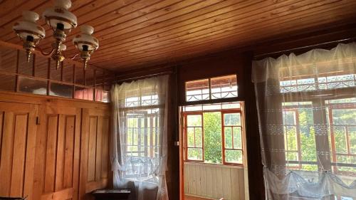 Guria House | Riverside Retreat on Bakhmaro Road