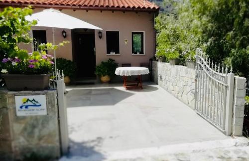 Kalopanayiotis Apartment | Riverside Suite