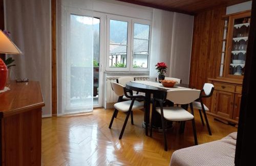 Spodnja Idrija Apartment | Riverside Villa Avo - Apartment Martin