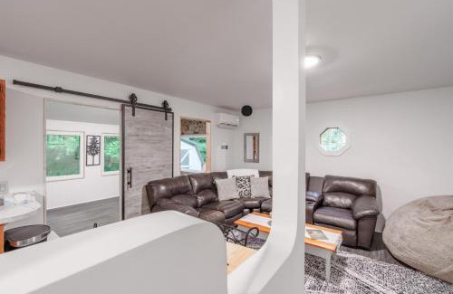 West Liberty House | Riverstone Cabin and Retreat