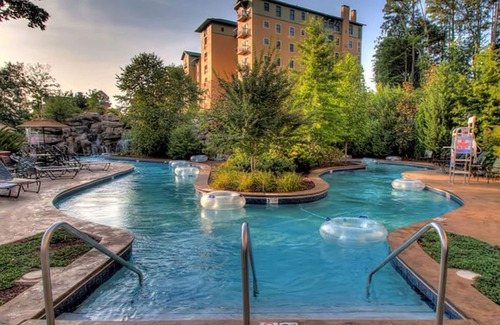 Pigeon Forge Condo | RIVERSTONE RESORT-1 BED/1 BTH LUX CONDO-OCTOBER SPECIALS- 149-179 PER NIGHT!