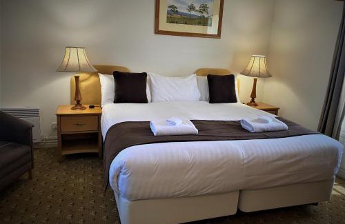 Ross Hotel | Riverview at Ross