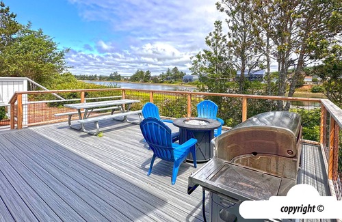 Seaside House | RIVERVIEW COTTAGE in Seaside : River Front House