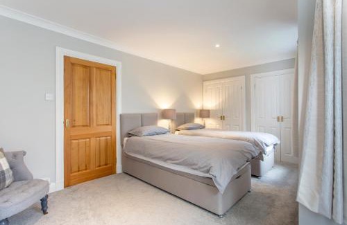 Perth House | Riverview Retreat