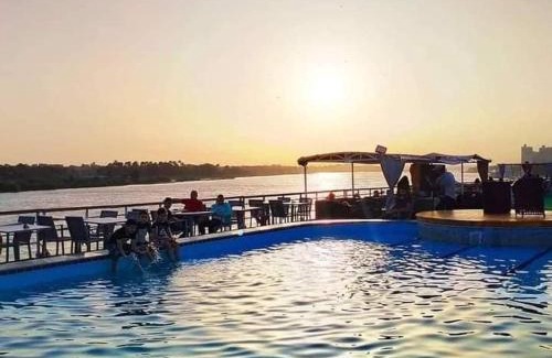 Cairo Boat Rental | Riviera Nile Cruise ريفيرا نايل كروز