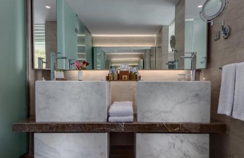 Tekirova Resort | Rixos Premium Tekirova - The Land of Legends Access