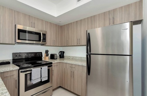 Coral Way Apartment | Roami at Grove 27 | Coconut Grove | 1BR #11