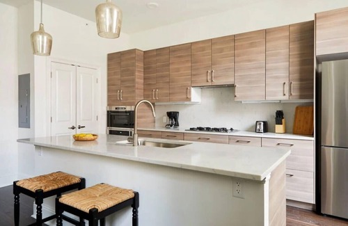 Central Business District House | Roami at St. Charles | 1 Bedroom