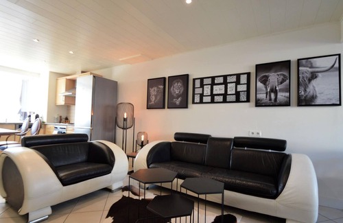 Rochehaut House | Rochehaut Hideaway With Tub