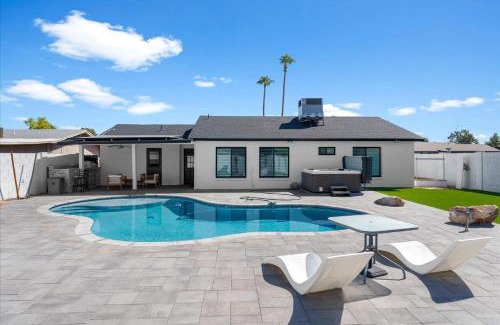 Mesa Grande House | Rock and Glam Paradise