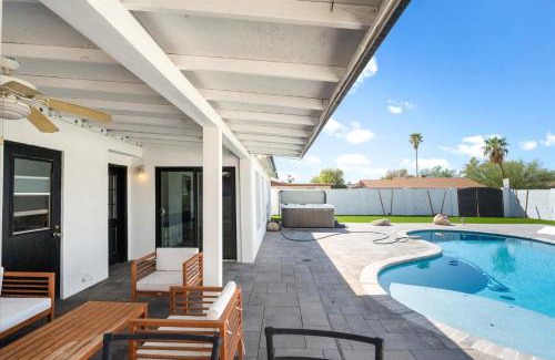 Mesa Grande House | Rock and Glam Paradise