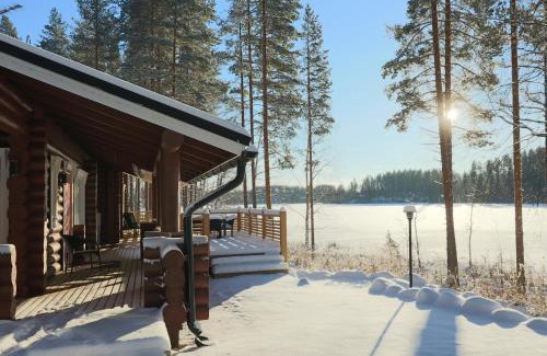 Kangasniemi Villa | Rock and Lake