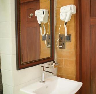 Pinnawala Hotel | Rock Garden Villa Pinnawala