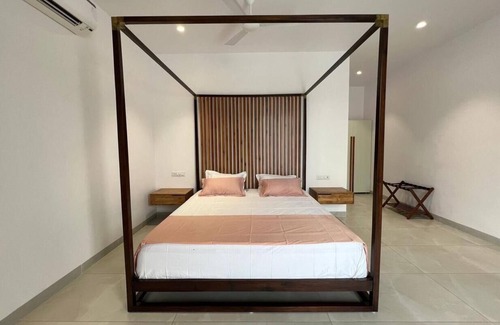 Bhimunipatnam Hotel | Rocks and Greens