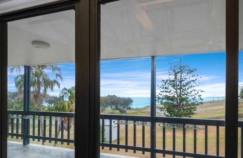 Emu Park House | Rocky Retreat at Emu Park