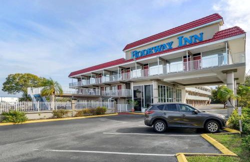 Clearwater Hotel | Rodeway Inn Clearwater-Largo