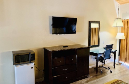 Fallbrook Hotel | Rodeway Inn Fallbrook Downtown