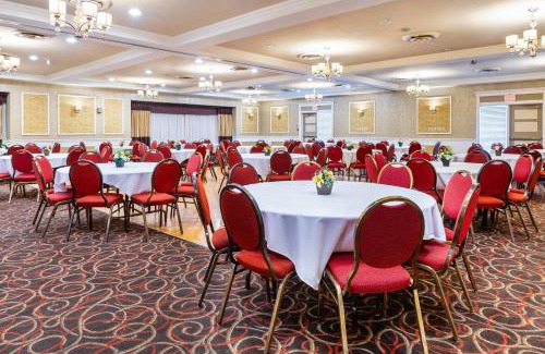 Stratford Hotel | Rodeway Inn Festival