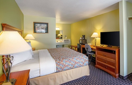 Gunnison Hotel | Rodeway Inn Gunnison - Crested Butte