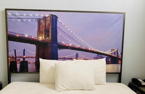 Rochdale Hotel | Rodeway Inn Near JFK Airport