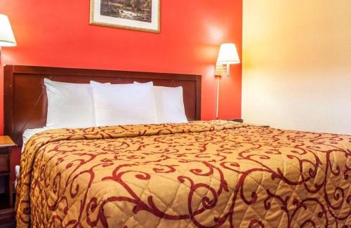 The Heights Hotel | Rodeway Inn