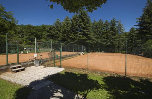 Ispra Apartment | Rododendro Rosso - Happy Rentals