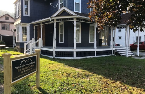 Watkins Glen House | Roe Summer Cottage, Suite C