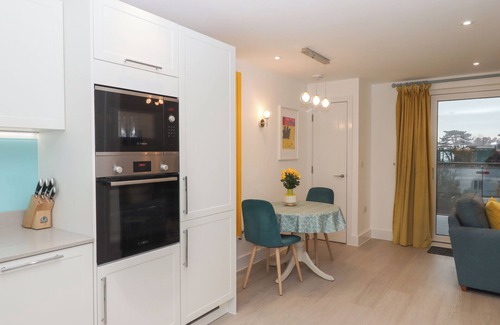 Exmouth Cottage | ROLLES RAINBOW, romantic, character holiday cottage in Exmouth