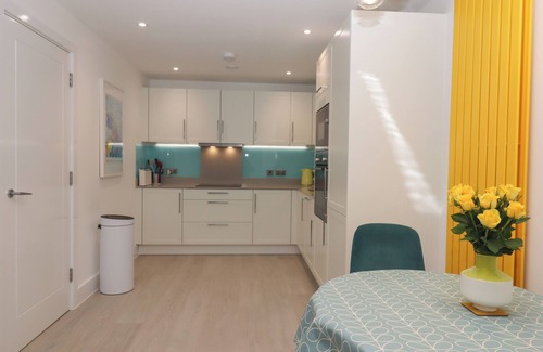 Exmouth Cottage | ROLLES RAINBOW, romantic, character holiday cottage in Exmouth