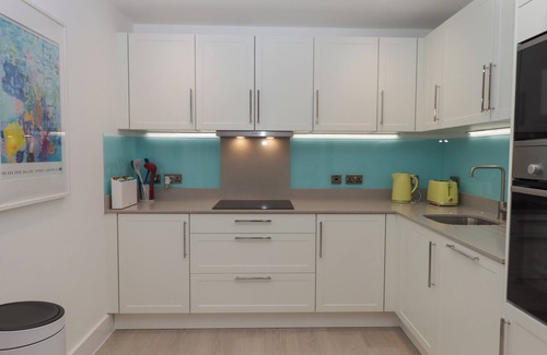 Exmouth Cottage | ROLLES RAINBOW, romantic, character holiday cottage in Exmouth